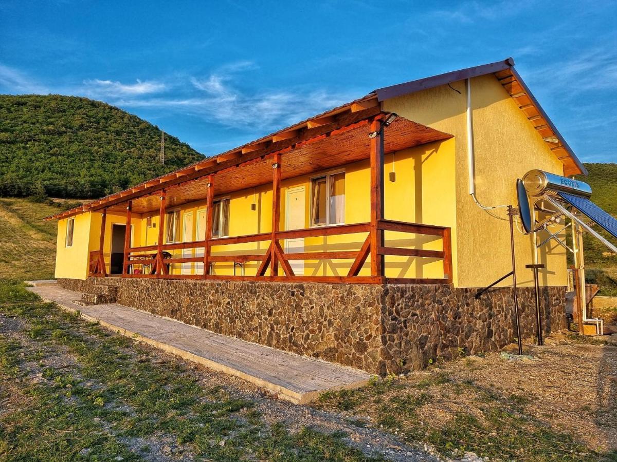 Cabana Varad Coronini Moldova Veche Exterior foto