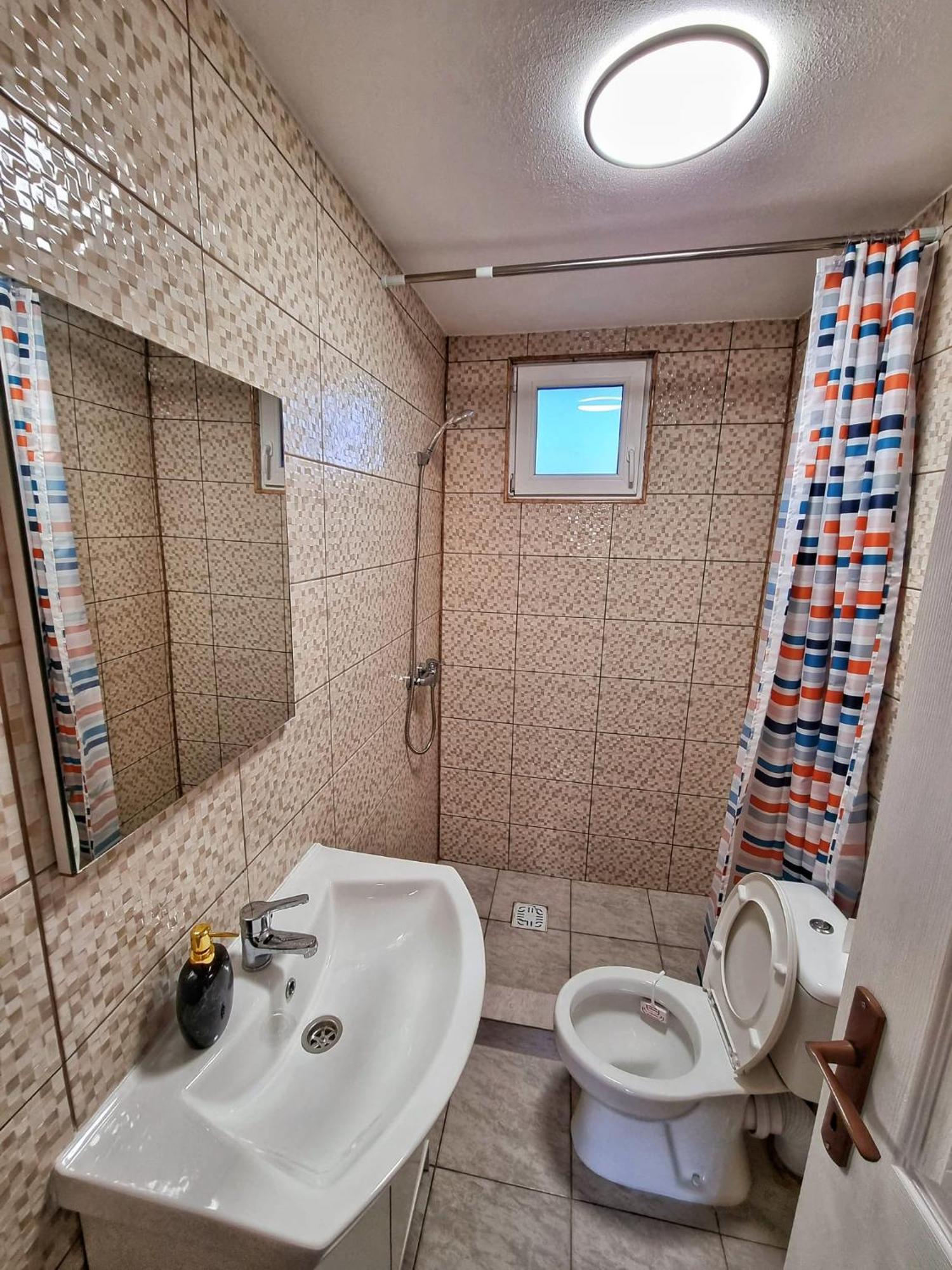 Cabana Varad Coronini Moldova Veche Exterior foto